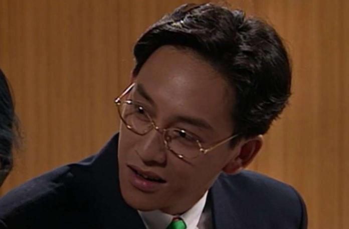 第一对兄弟是同为香港演员的吴启华和吴启明,可能大家对于吴启华更