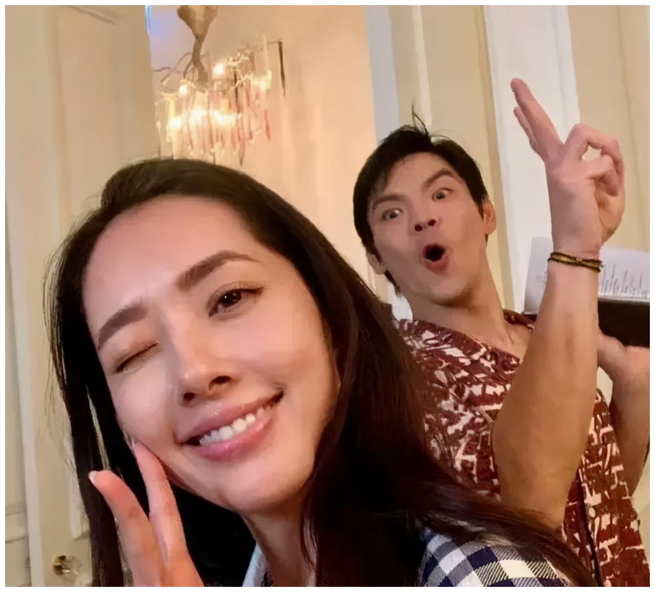 郭碧婷产后首露面当妈后气色饱满身材恢复到产前状态