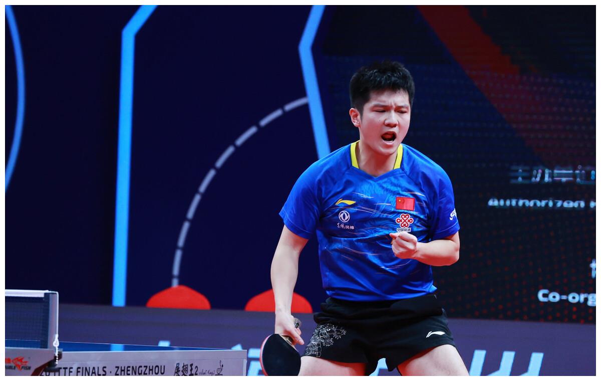 不过,第一场双打,杨硕/孙闻就0-3被严升/赵钊锋完成大横扫,打出了11-2