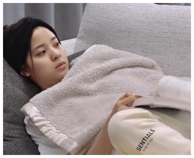 欧阳娜娜遮挡素颜周扬青故意捣乱陈伟霆委屈还是范丞丞聪明