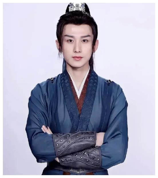 《司藤》正播,景甜又一新剧造型曝光,服装被嘲廉价还神似璇玑__财经