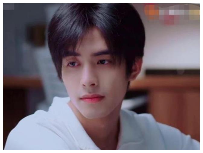 宋威龙低学历,从元宋到凌霄都是学霸角色,学历对演员重要吗?