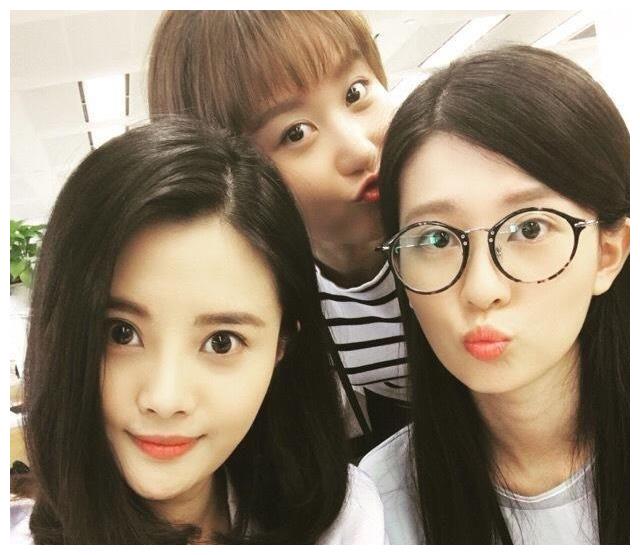 隋雨蒙和乔欣合影