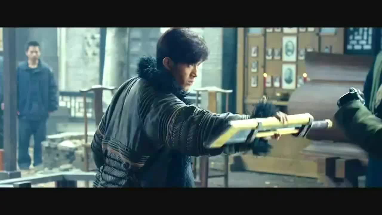 盗墓笔记:大奎不服张起灵,差点被张起灵用黑金古刀劈成两半