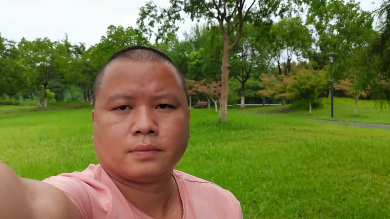 二表哥前脚刚到广东,后脚老家的房子就被征收,大概80万,发财了