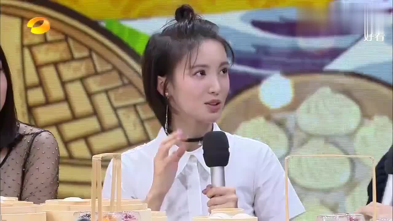 张含韵点评美食特别专业,听到汪涵夸她,满脸得意表情丨天天向上