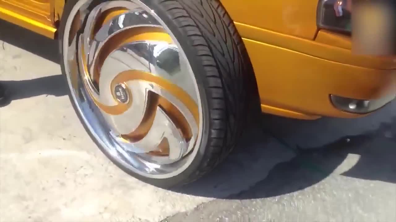 车轮转动的时候蒙圈了!