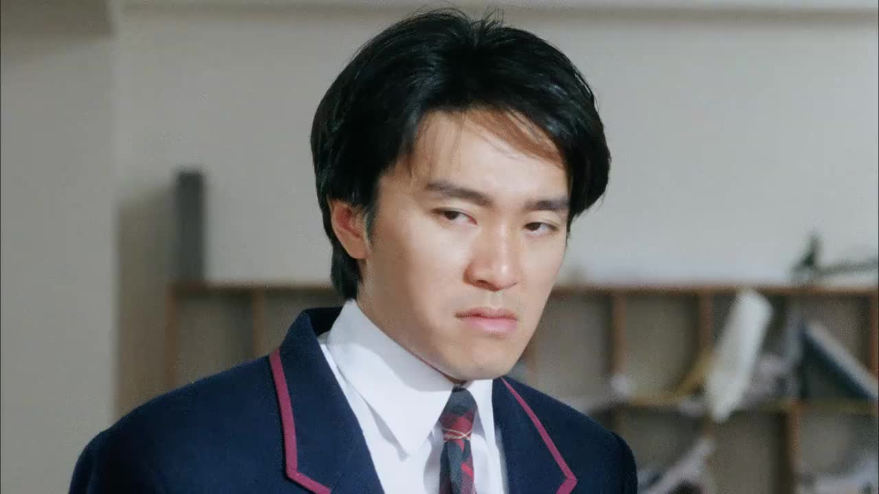逃学威龙周星驰被叫家长让达叔蒙混过关不料被暴揍一顿