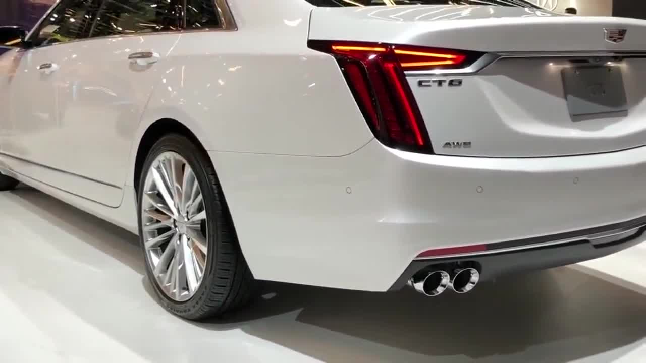 凯迪拉克ct6400白色优雅落落大方