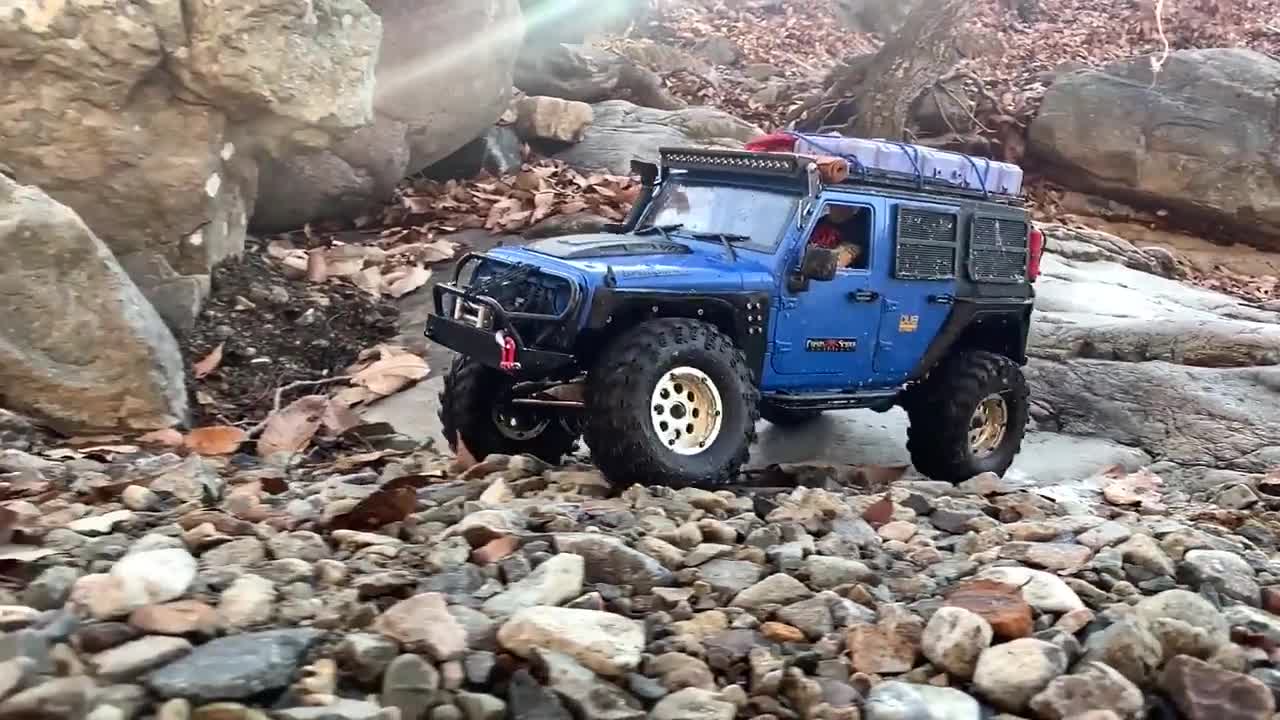 涉水穿越吉普牧马人罗宾汉rc遥控车