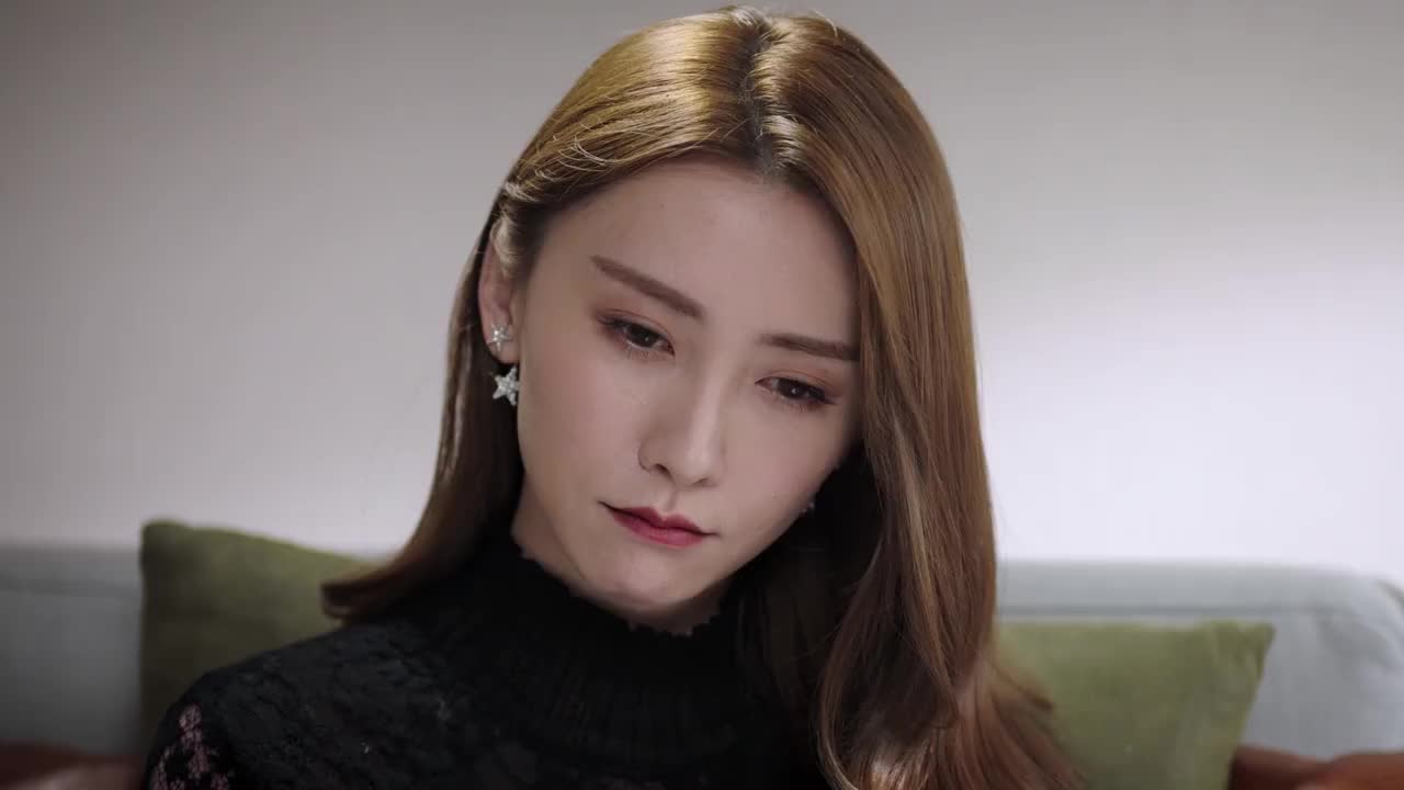 猎毒人楚莹站起身准备要走突然问起徐丽