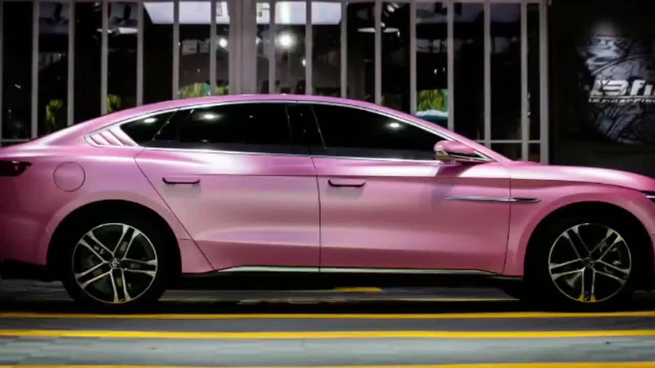 骚气十足的粉色比亚迪汉