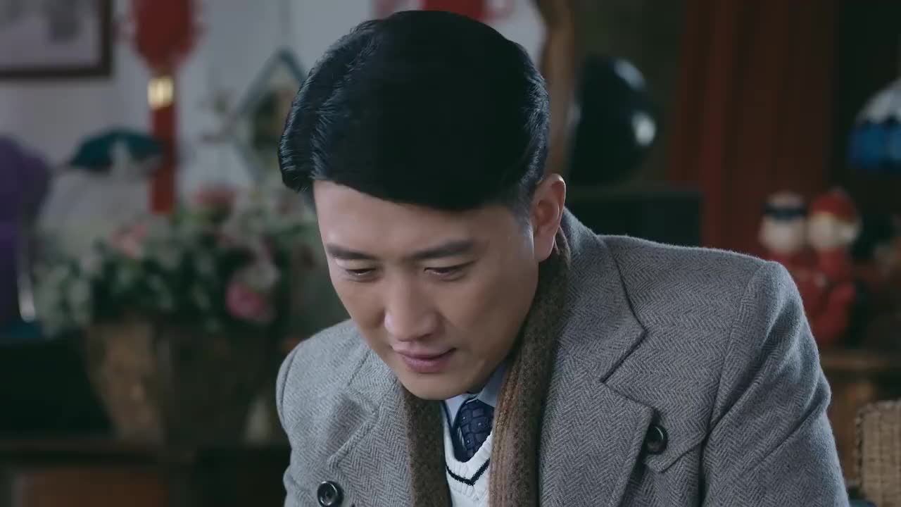 遥远距离:司梦南让苏扬看了全家福,苏扬却并不在意