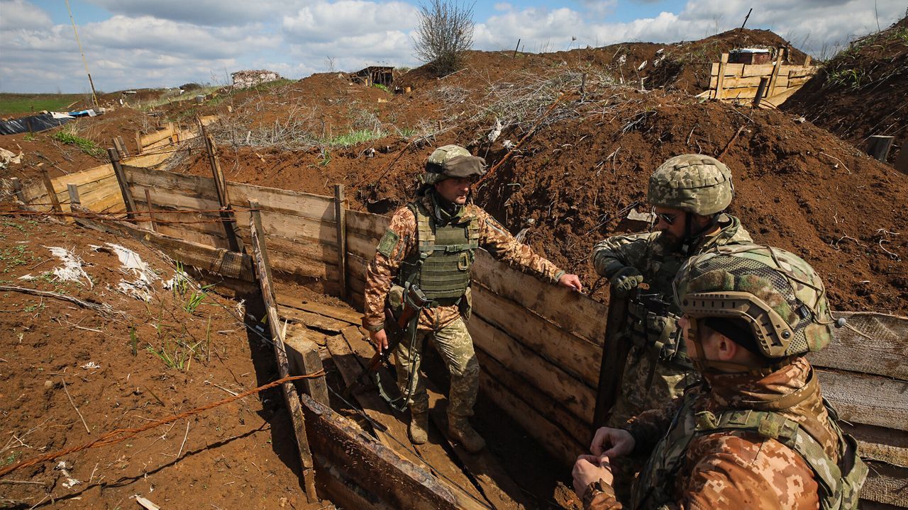 俄军重兵突破东乌防线乌高层禁止撤退乌军6个旅又掉进包围圈