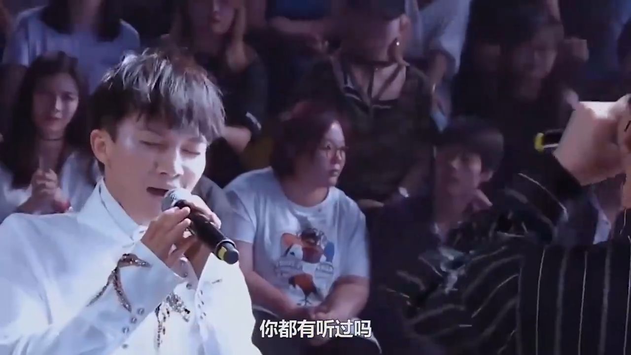 周深的嗓音有多百变，任何唱腔都是随手拿捏