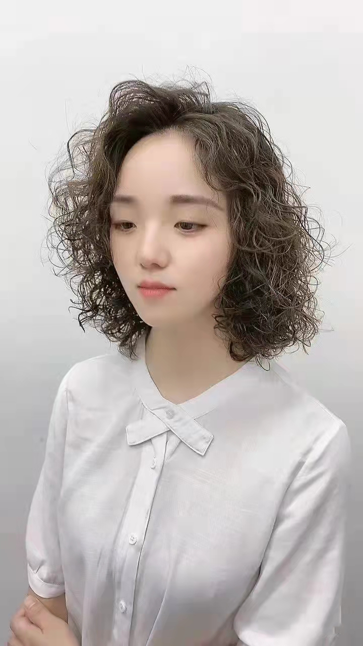 发量少的女生适合什么发型这三种发型显发量又好看建议你选择