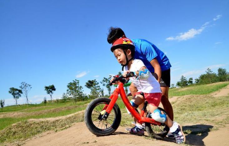 情商高的孩子更容易有出息,从小多带娃去这3个场所,培养高情商休闲区蓝鸢梦想 - Www.slyday.coM 情商高的孩子更容易有出息,从小多带娃去这3个场所,培养高情商休闲区蓝鸢梦想 - Www.slyday.coM