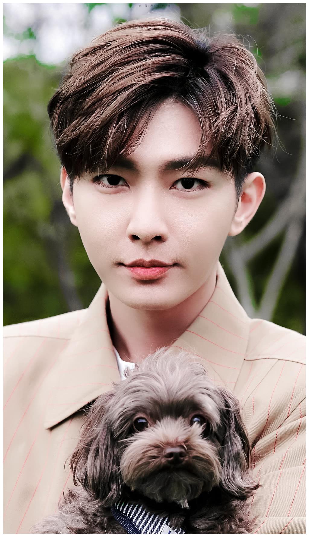 炎亚纶,帅气有爱,你喜欢吗?__财经头条