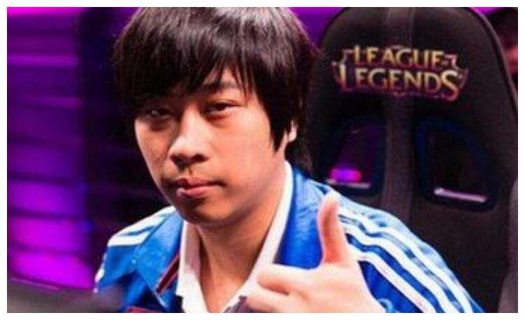 他回来了55开卢本伟将于5月5日晚8点回归网友全体起立