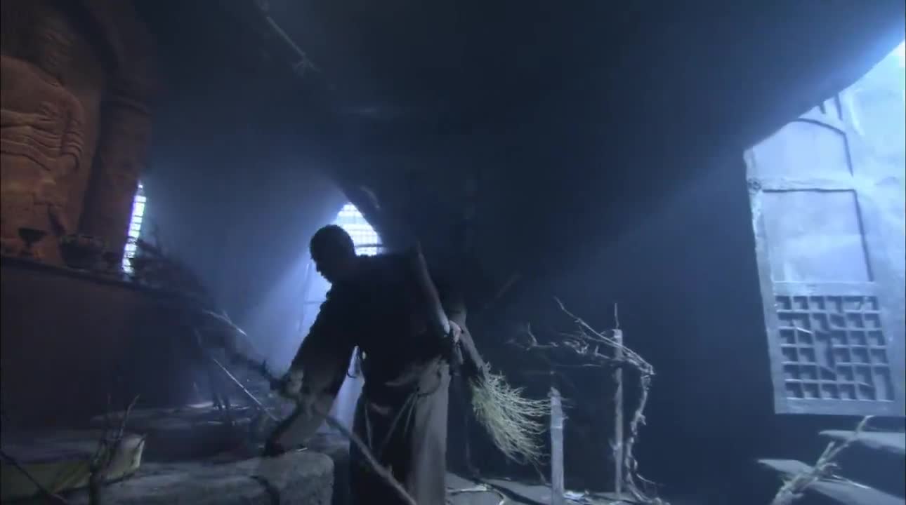 西游记:唐僧来扫塔,悟空不放心他,赶紧跟着师父过来看看