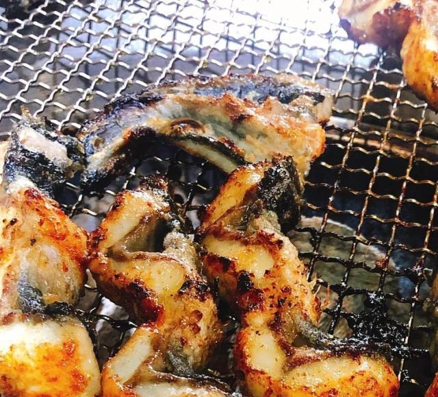 韩国人在青岛城阳开的烧烤店,活八带直接在面前烤,烤鳗鱼很不错