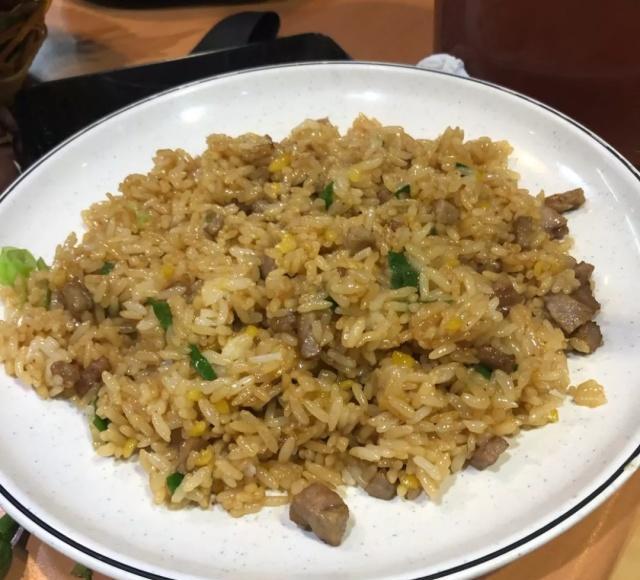 韩国人在青岛城阳开的烧烤店,活八带直接在面前烤,烤鳗鱼很不错