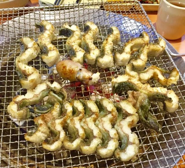 韩国人在青岛城阳开的烧烤店,活八带直接在面前烤,烤鳗鱼很不错