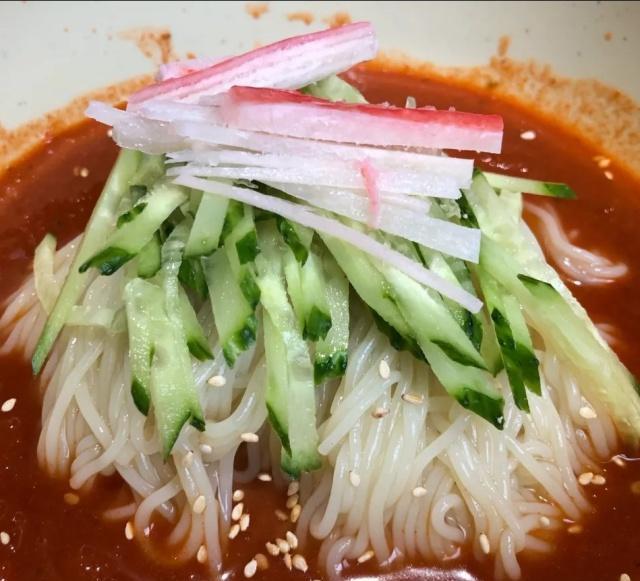 韩国人在青岛城阳开的烧烤店,活八带直接在面前烤,烤鳗鱼很不错