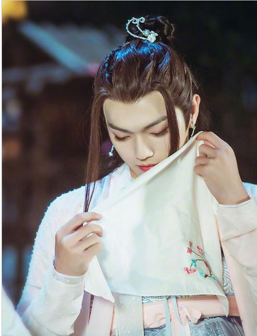 男明星男扮女装比女人更美还是无法直视