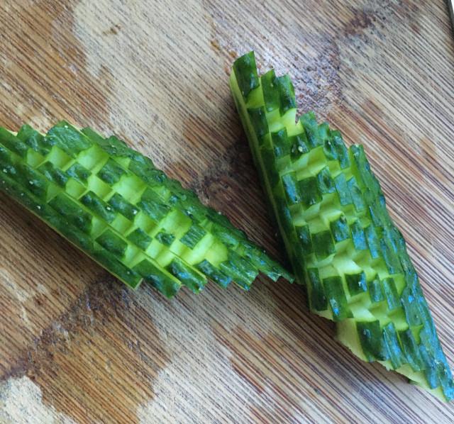 花刀黄瓜,可直接食用,很低脂哦__财经头条