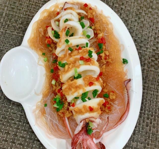 粉丝蒸鱿鱼做法简单味道鲜美至极