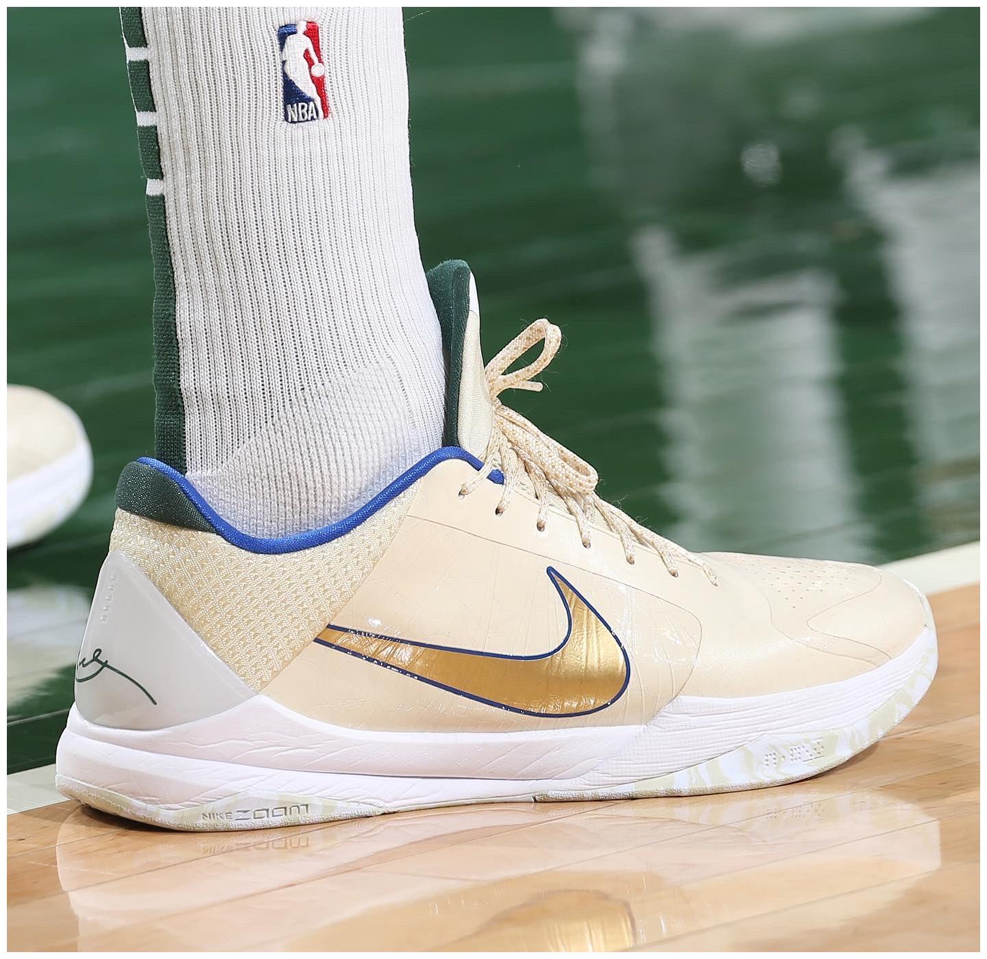 塔图姆:air jordan 35 pe