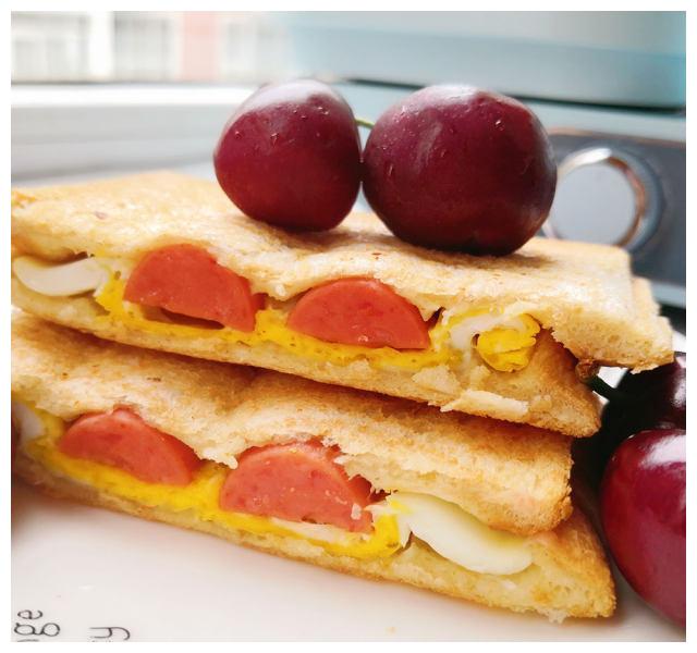 香肠三明治快捷早餐三明治首选