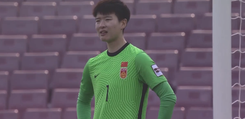 0比1！中国队遭打击，30岁老将极限回追，黄健翔点赞<a href=