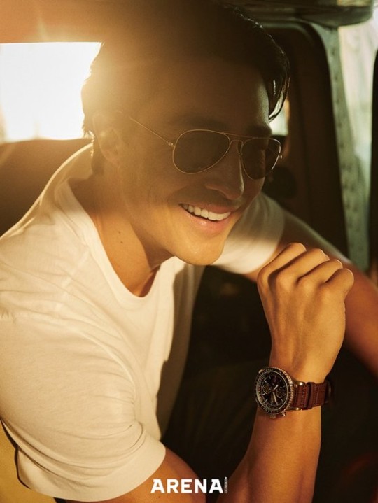 正文              美籍韩裔艺人丹尼尔·亨利近日为韩国某杂志最新