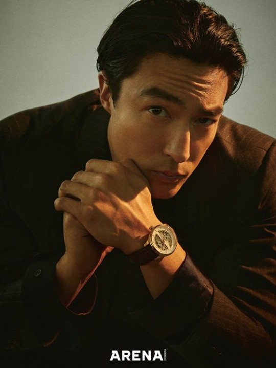 美籍韩裔艺人丹尼尔·亨利最新杂志写真曝光