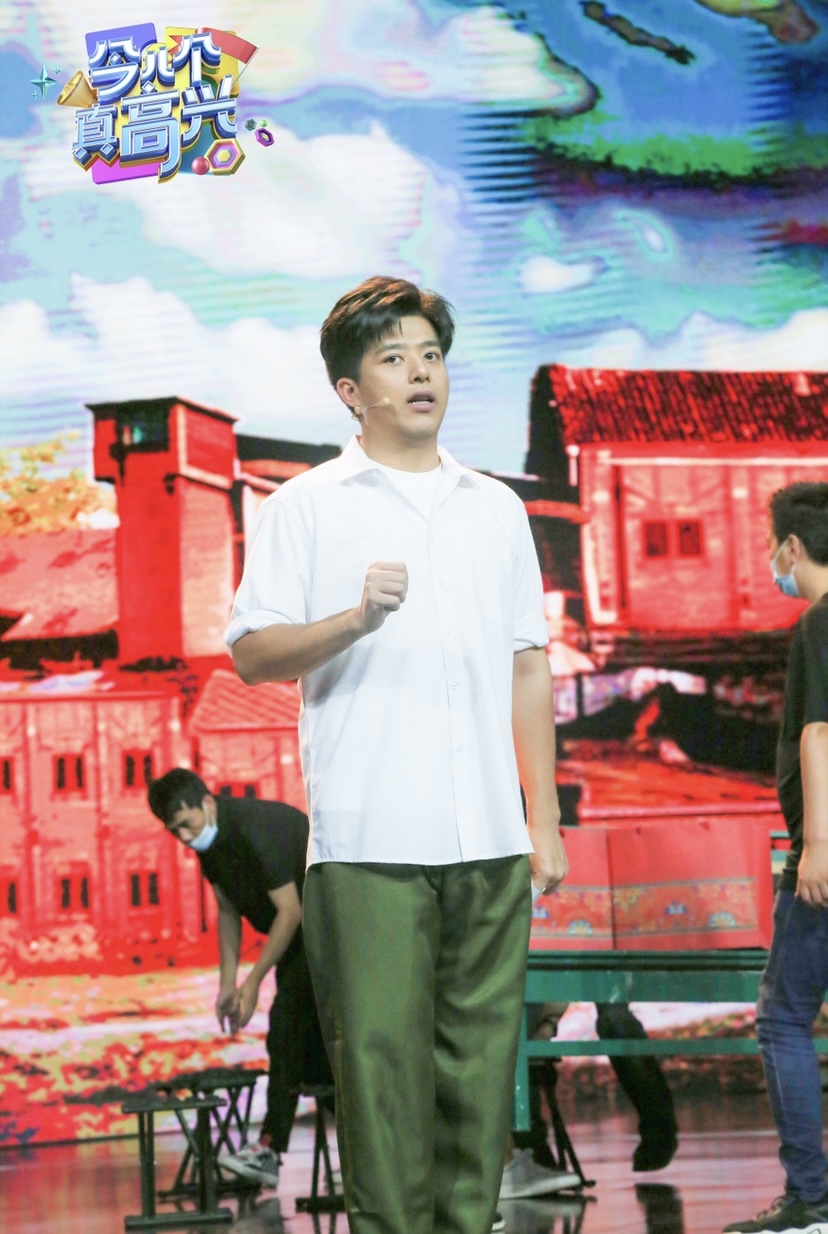 何欢惊喜加盟央视国庆特别节目《今儿个真高兴》休闲区蓝鸢梦想 - Www.slyday.coM 何欢惊喜加盟央视国庆特别节目《今儿个真高兴》休闲区蓝鸢梦想 - Www.slyday.coM