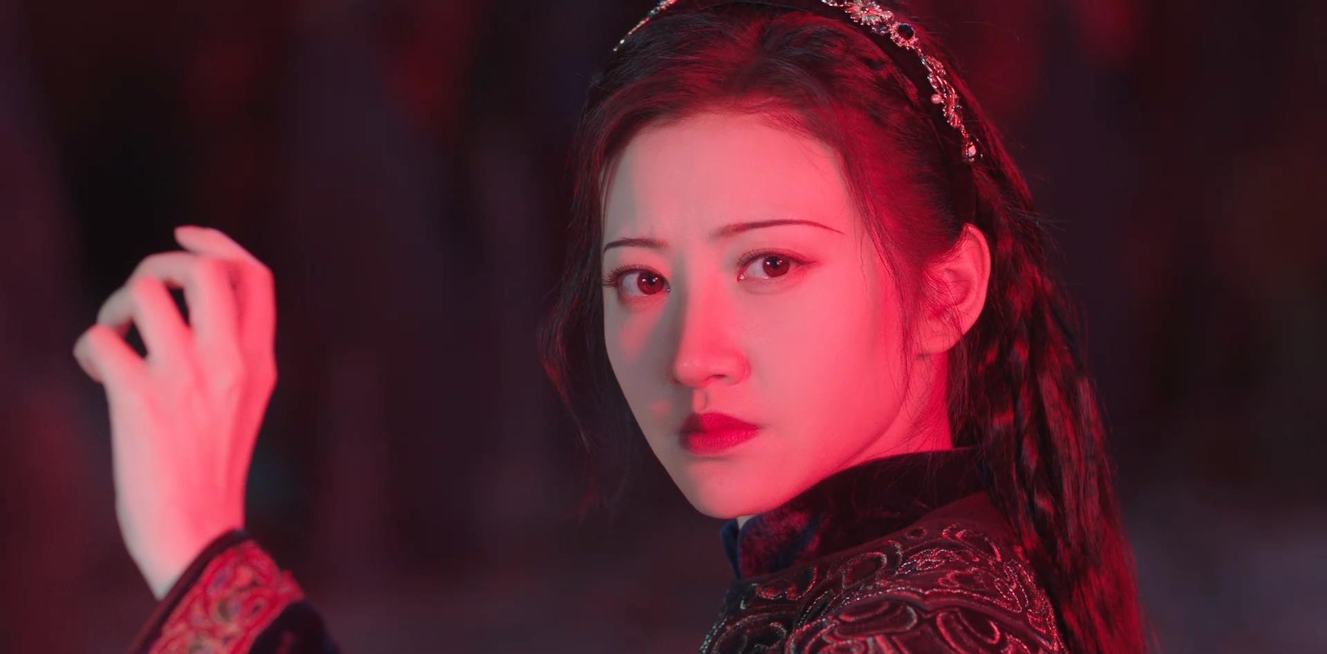 比如说秦放的前女友安蔓(潘一祎饰演)的戏份就显得有些多.