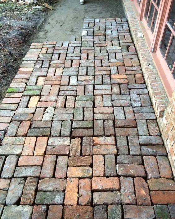 铺了一院子红砖全白费老爸改用这种板雨天防滑关键几十年不坏