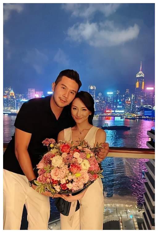 也许就是这样没有安全感的状态,反而让陈庭欣不停以老板娘身份自居