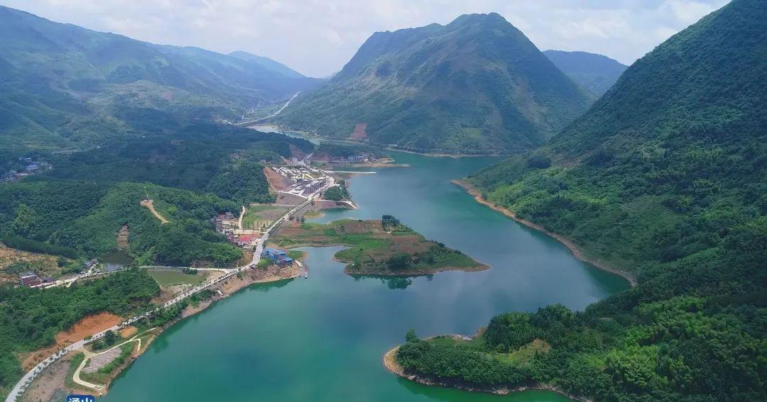 洪港镇西坑村四面山生态旅游区