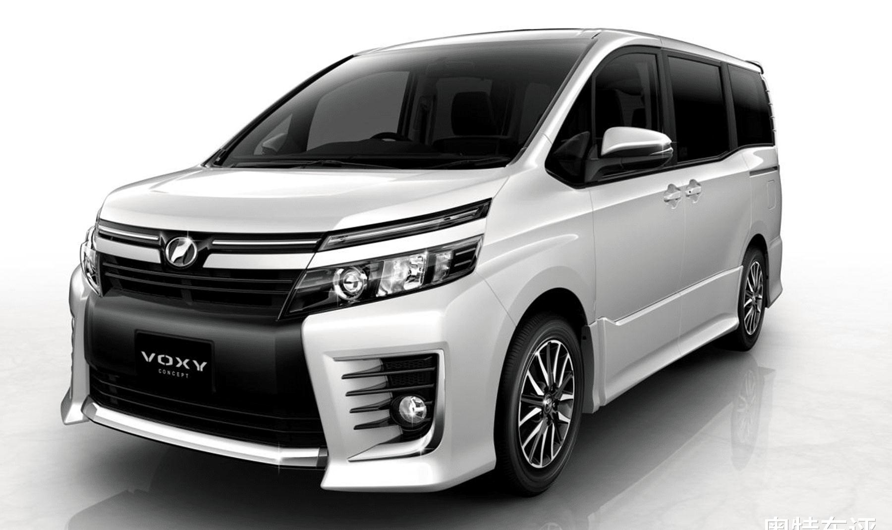 丰田voxy来了,小"埃尔法"全新车标,售15万比gl8还香