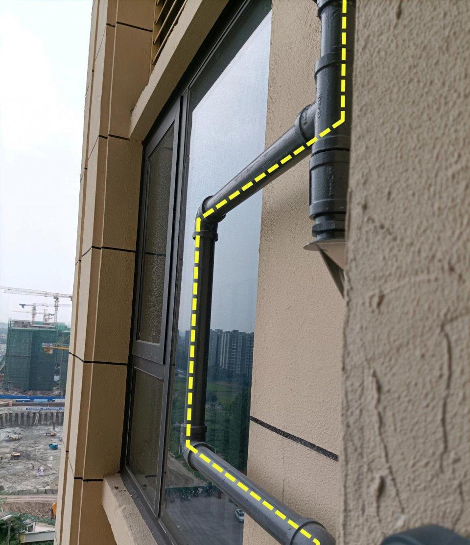 至于它的作用就是热胀冷缩减压用的,一般一排燃气管每隔一段距离就会