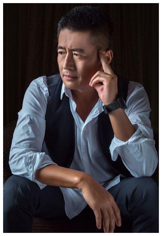 高曙光与江珊离婚娶小17岁娇妻为何如今张若昀也得喊他一声爹