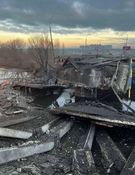 俄罗斯举行胜利日阅兵，乌军打算搞事情：炸掉克里米亚大桥休闲区蓝鸢梦想 - Www.slyday.coM