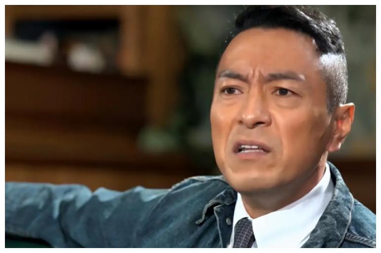 54岁姜皓文接受采访自曝离奇身世很心酸曾是万梓良徒弟