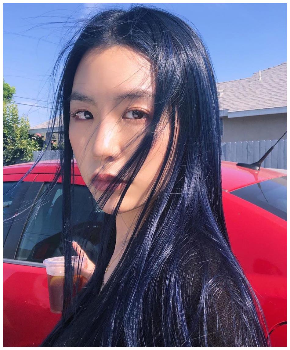 高以翔女友晒妩媚照惹争议,粉丝:高高愿意看到你这样吗?