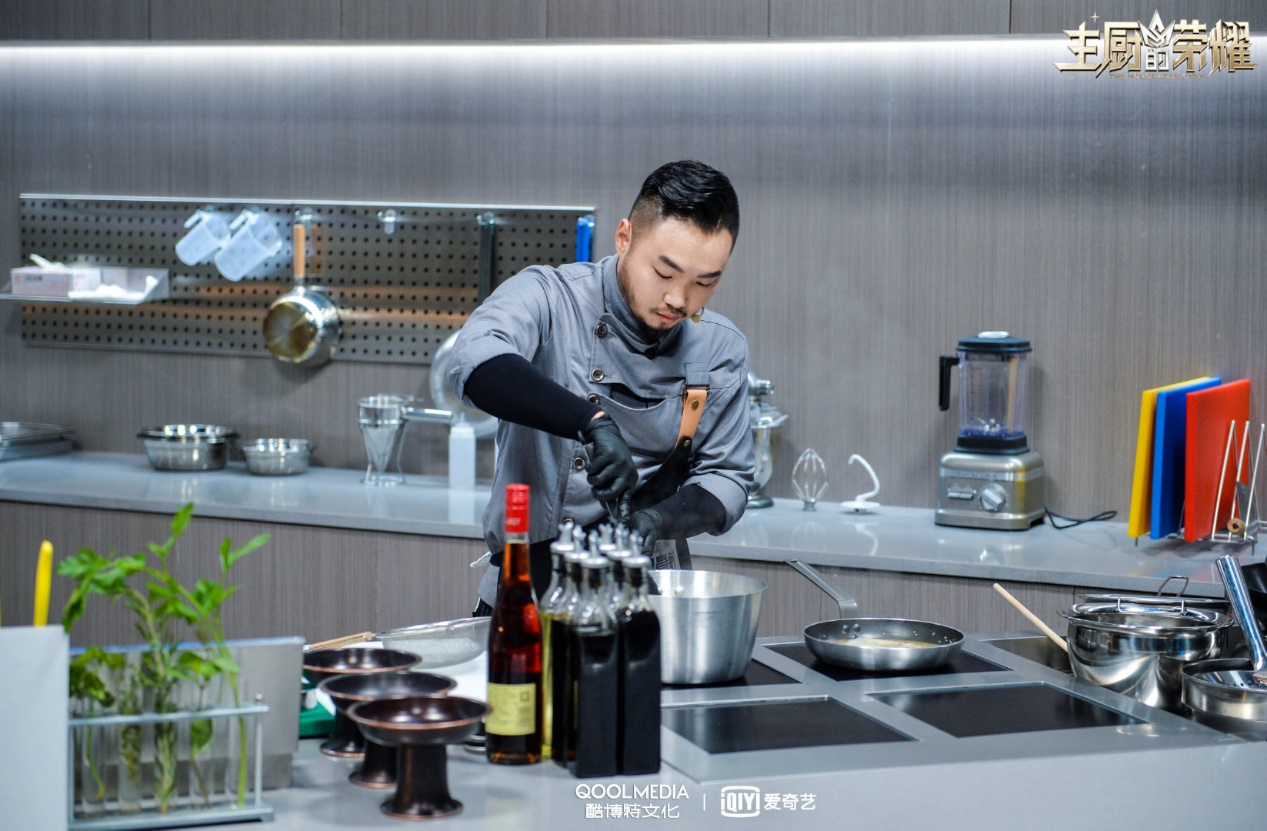 明星做饭看腻了?下饭综艺也有职业选手加入了