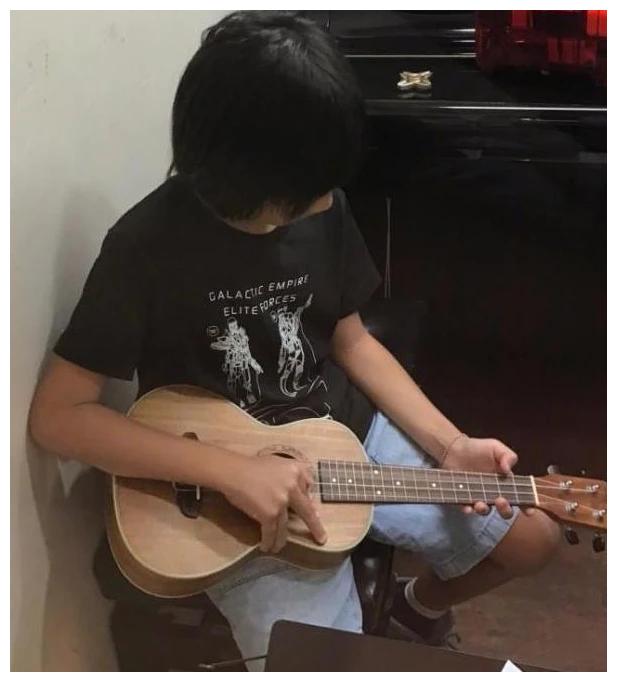 林志颖和大儿子Kimi合影曝光，才十岁快跟父亲一样高！休闲区蓝鸢梦想 - Www.slyday.coM