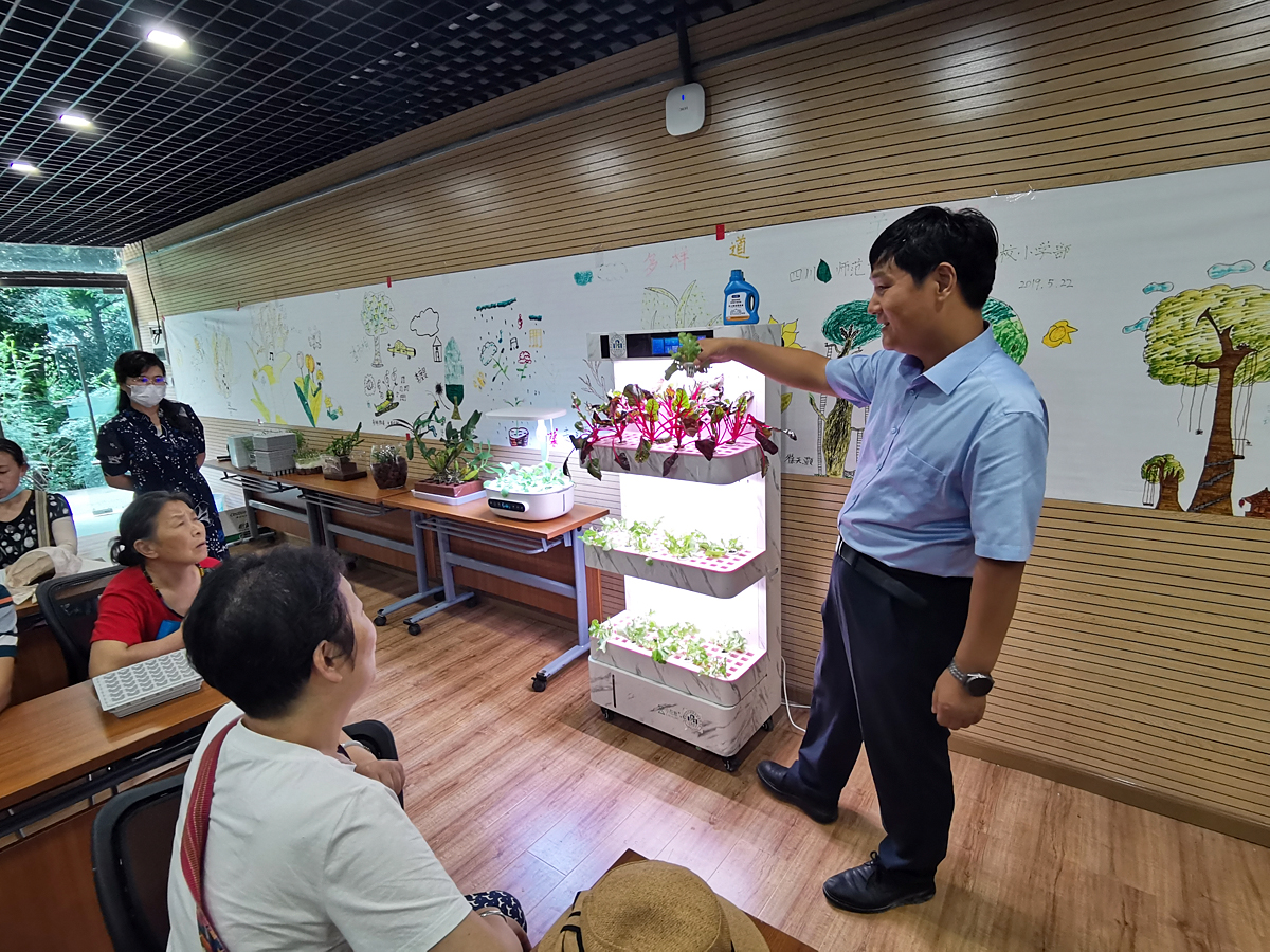 成都植物园推出“玩转方寸园艺,点亮都市生活”系列活动休闲区蓝鸢梦想 - Www.slyday.coM 成都植物园推出“玩转方寸园艺,点亮都市生活”系列活动休闲区蓝鸢梦想 - Www.slyday.coM